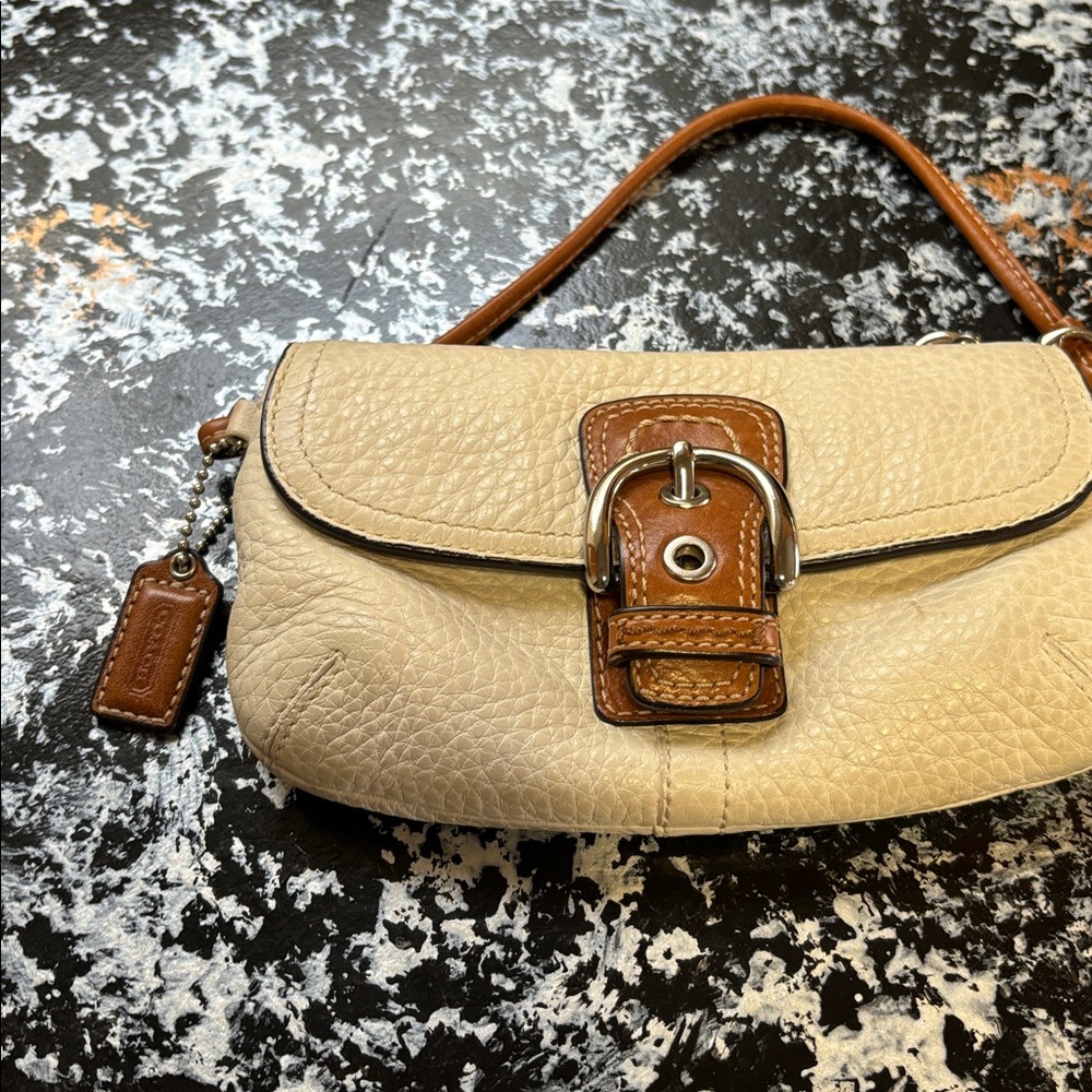 COACH Vintage soho pebble leather mini wristlet